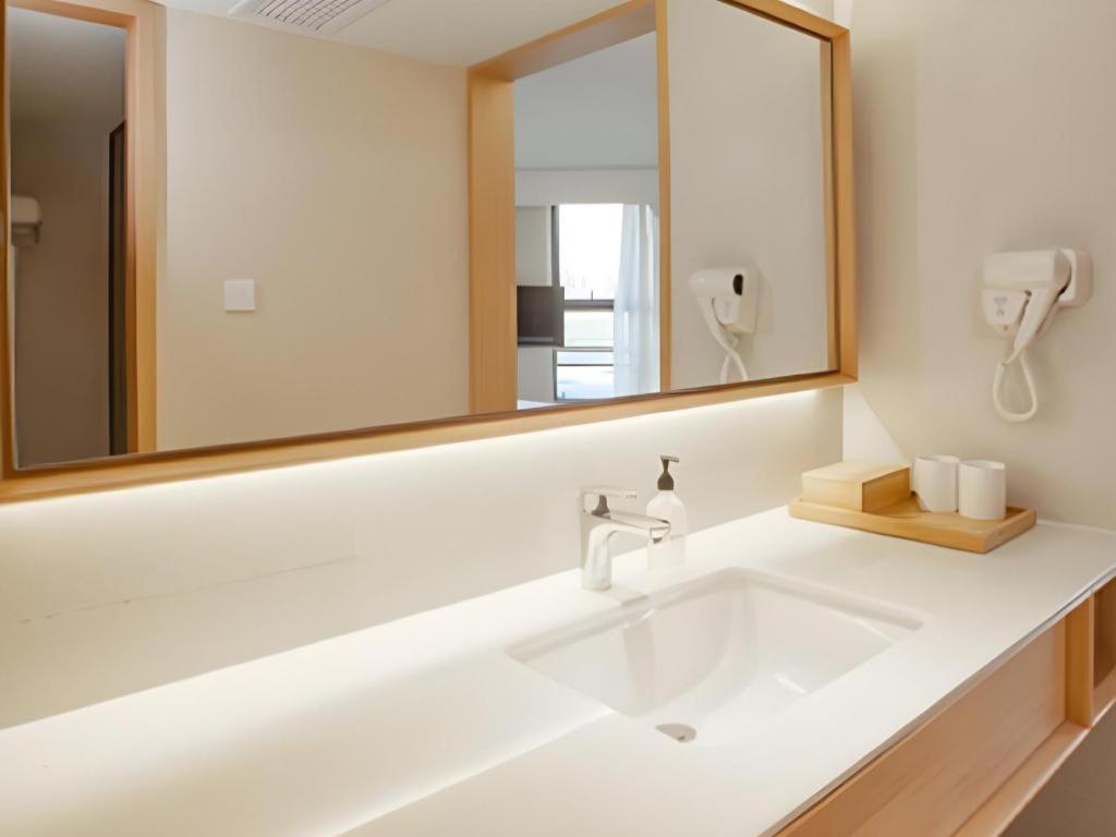 Ji Hotel Chengdu Global Center Экстерьер фото